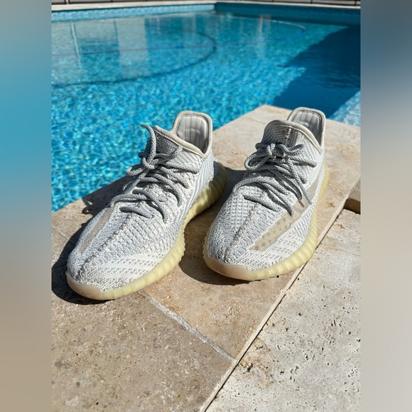 YEEZY BOOST 350 V2 LUNDMARK REFLECTIVE SIZE 6 - Picture 3 of 5